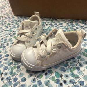 Used size toddler 7 white converse